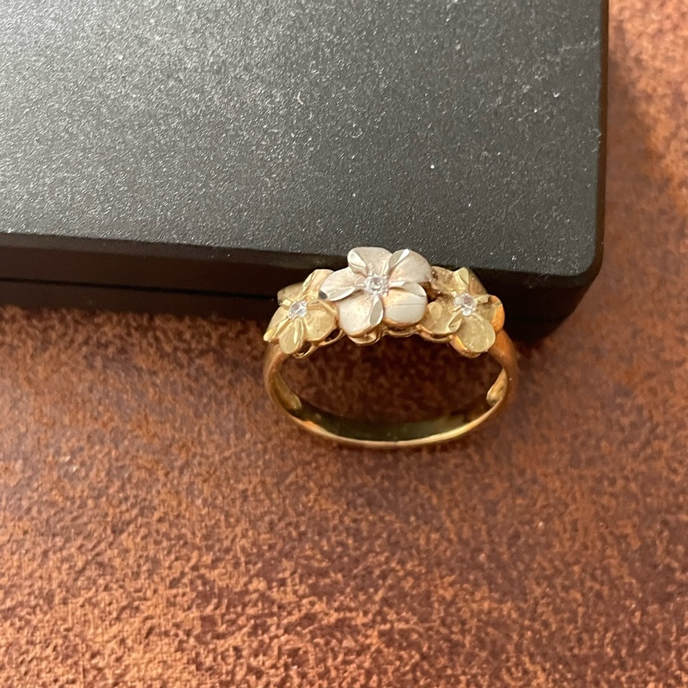 Gold Floral Ring 14k gold
New
Made in Turkey